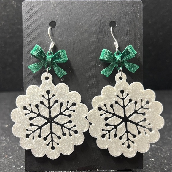Snowflake Earrings with Green Bows - Picture 1 of 4